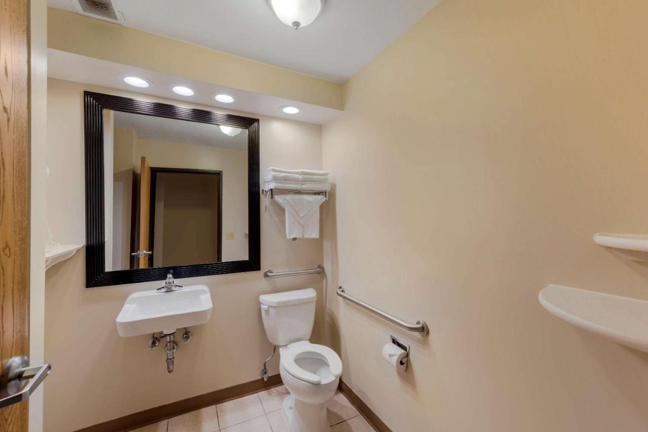 Quality Inn Hamilton Екстер'єр фото