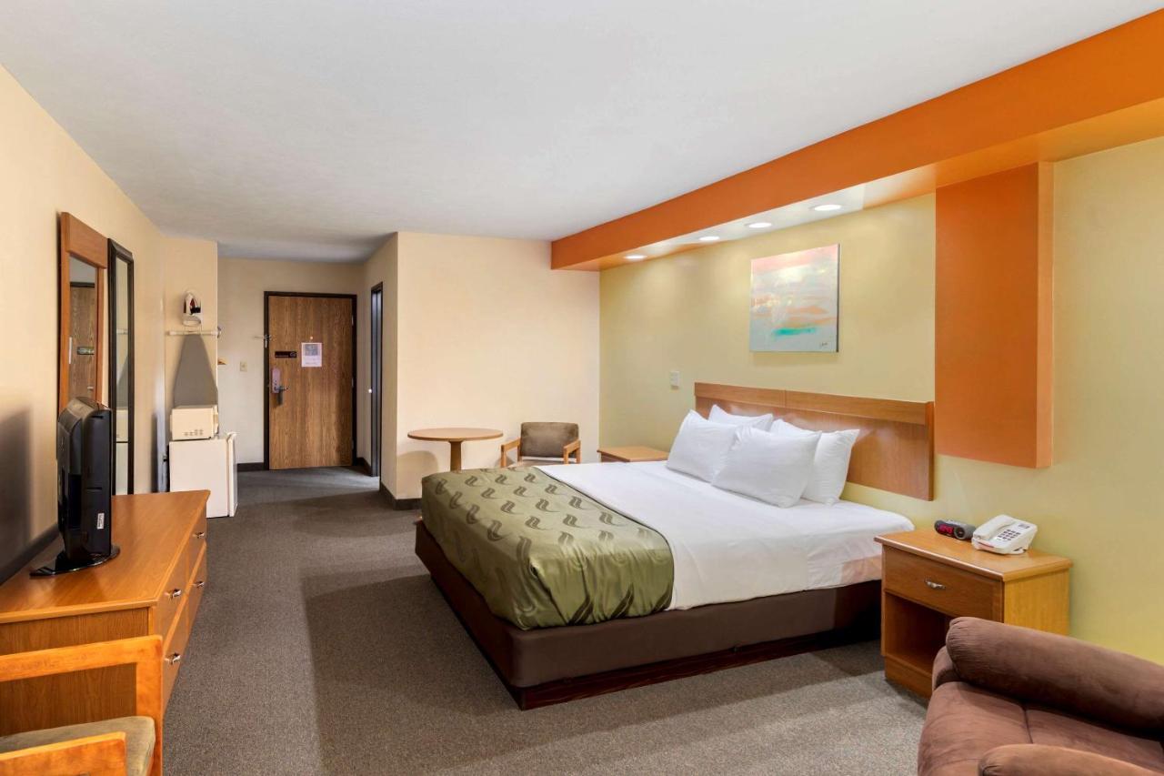 Quality Inn Hamilton Екстер'єр фото