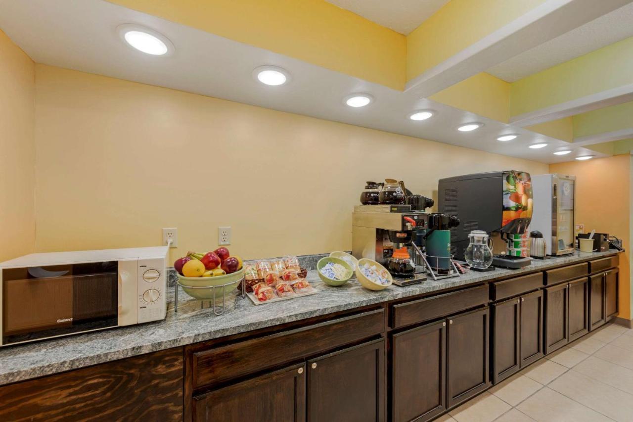 Quality Inn Hamilton Екстер'єр фото