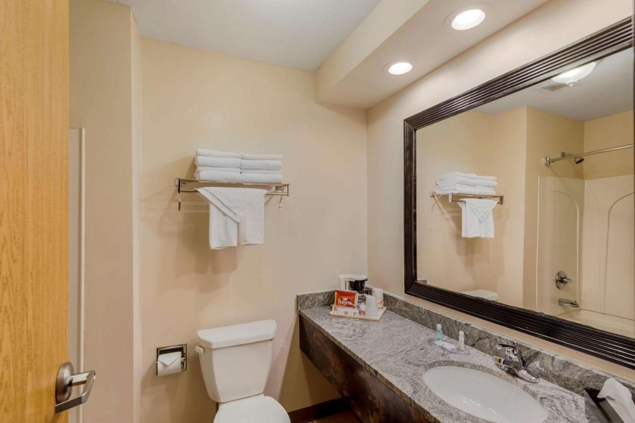 Quality Inn Hamilton Екстер'єр фото