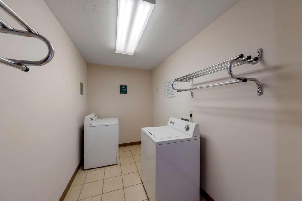 Quality Inn Hamilton Екстер'єр фото