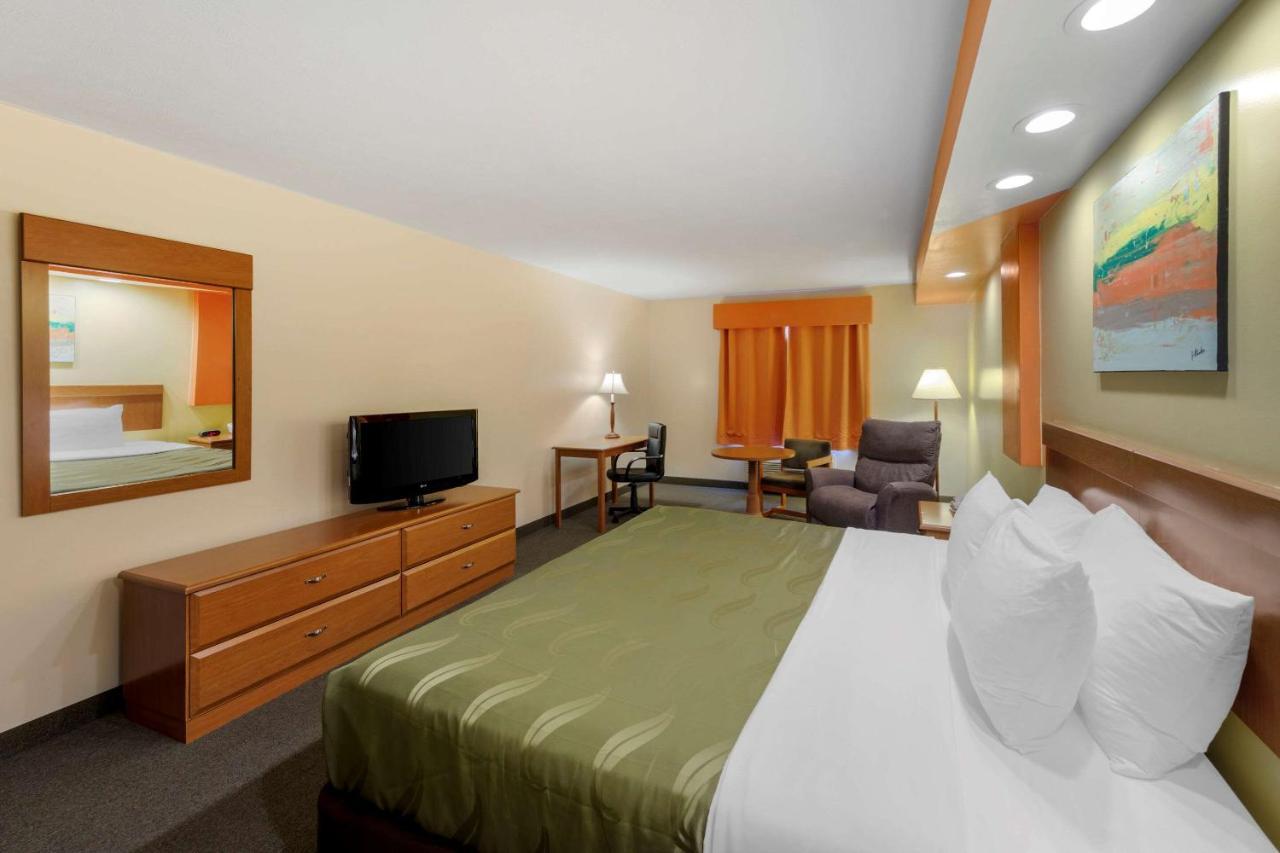 Quality Inn Hamilton Екстер'єр фото